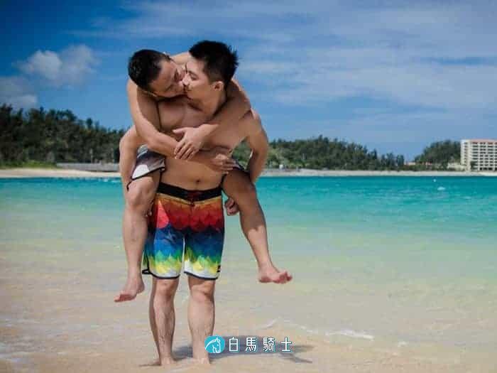 GAY儿子喜欢同志父亲的雄健胸肌  - 第 1 页-白马骑士